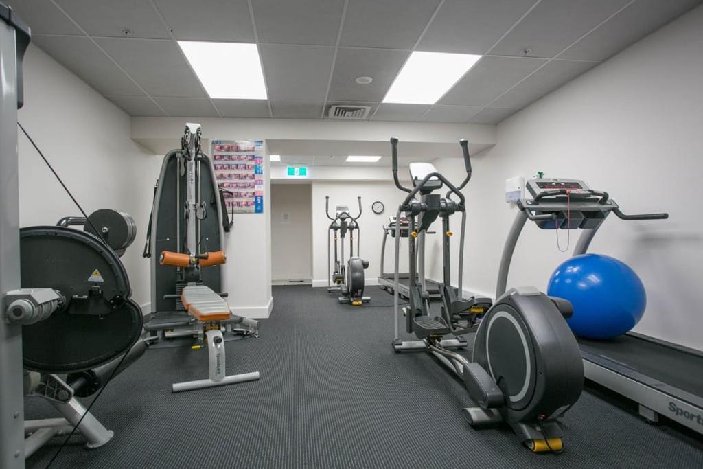 Marvelous Downtown Apartment Moments From Main Beach With Heated Pool, Gym And Parking Mount Maunganui Luaran gambar